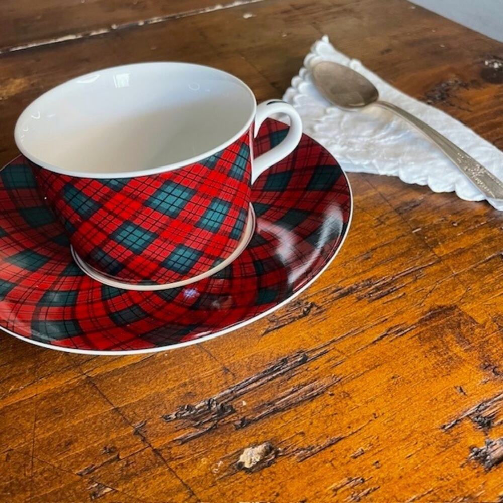 Vintage Sasaki Tartan Cup & Saucer Set of 4 Red Green Plaid Charley Roberts EUC